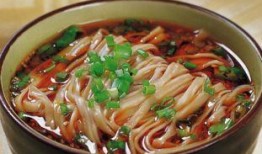 网友爆料凉面条视频,凉面条制作过程大揭秘！