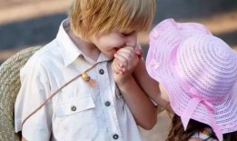 八个孩子母亲的最新爆料,揭开家庭悲剧背后的真相！”