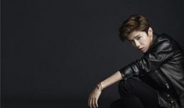 圈内爆料鹿晗黑白,神秘魅力引热议